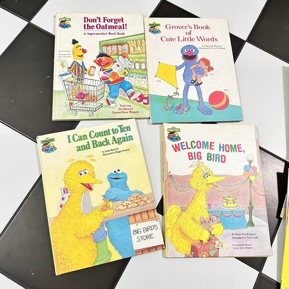 X19 Vintage Sesame Street Book Club Book & More Big Bird 70s- 80s - Picture 7 of 15